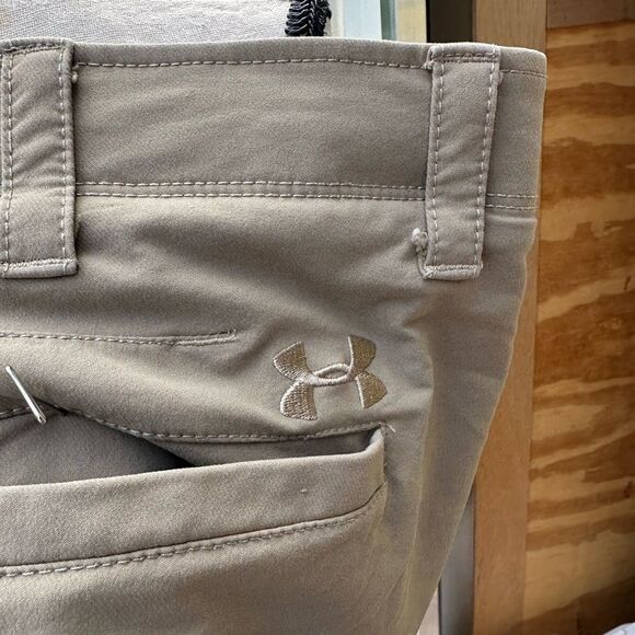 Under Armour Men's Tan Cargo Shorts - Picture 5 of 5